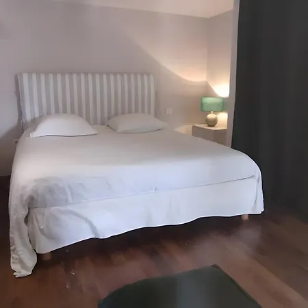 Maison Des Bois アパート *